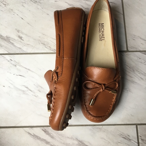 Michael Kors Sutton Loafers - Picture 3 of 8